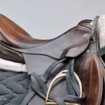 Sattel mit Unterlagen